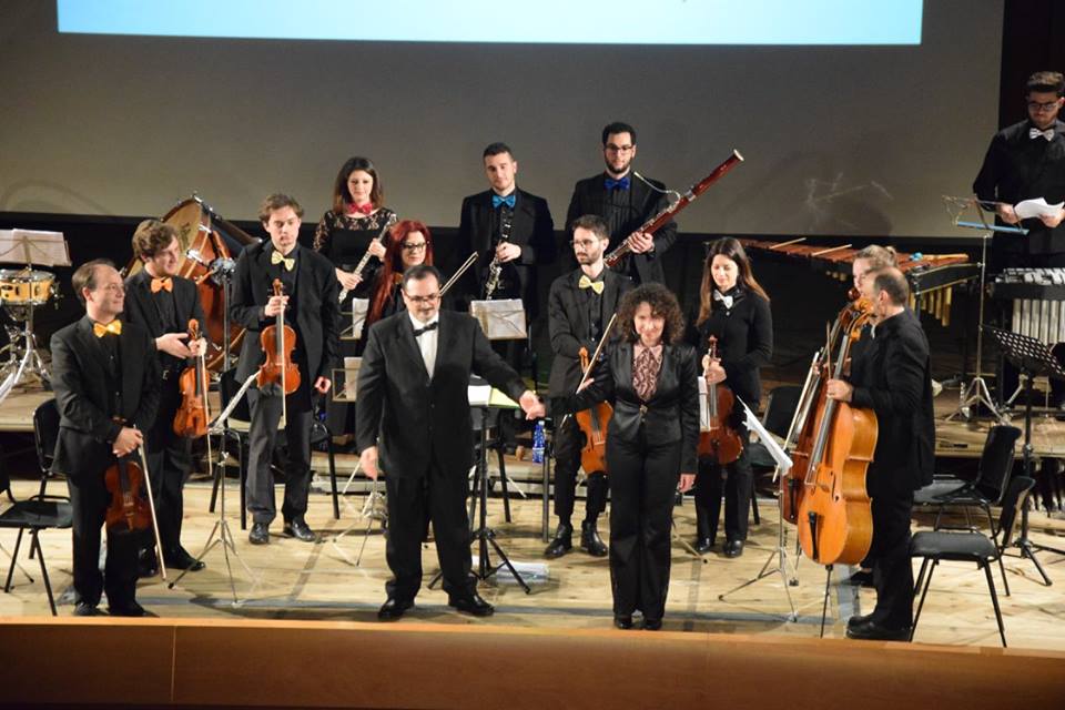 Foto di gruppo — Orchestra da Camera di Messina e il M° Chillemi, applausi finali