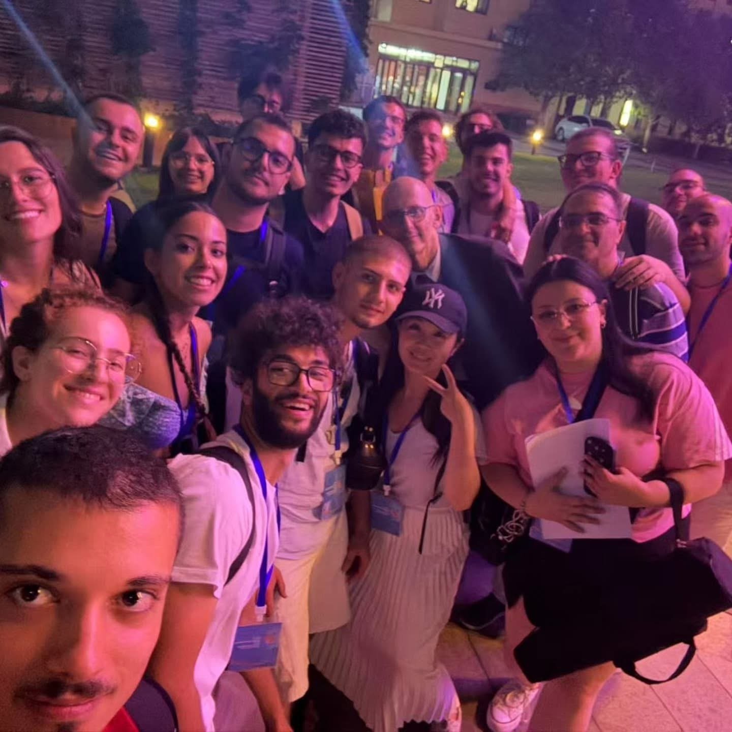 Selfie di gruppo degli studenti italiani a Xiamen